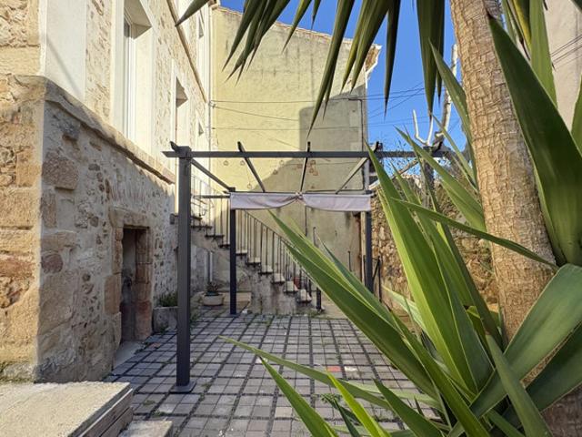 COUP DE COEUR: Charmante maison de maître 5 pièces avec jardi