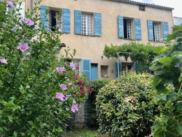 Maison de Maître avec jardin vue sur la Saint Julien