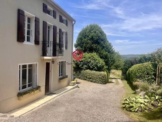 Maison de maître avec jardin 182m² Belpech