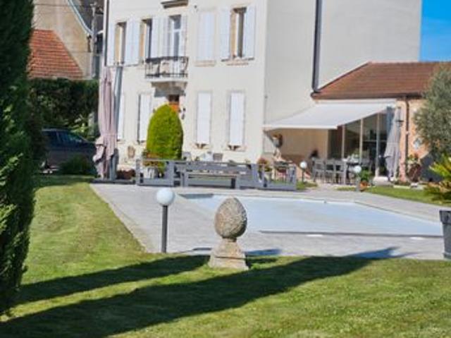 Maison de maître avec piscine