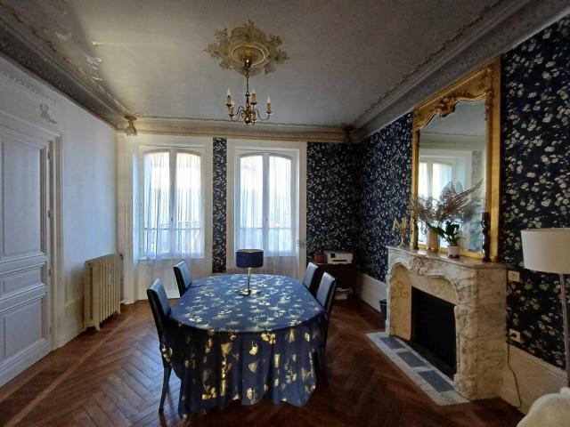 Maison De Maitre Avec Piscine Centre Ville 228m² Chasseneuil sur Bonnieure