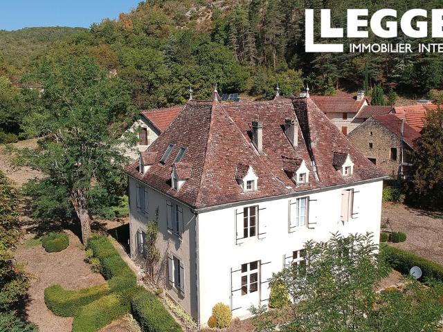 Maison de Maître avec piscine et dépendances