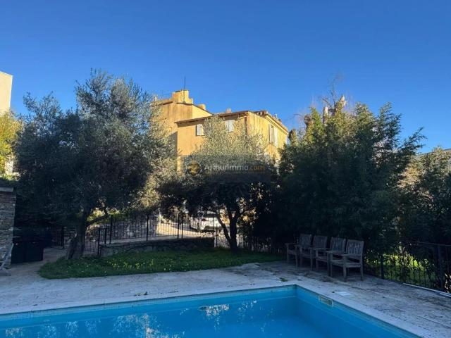 Maison de Maitre avec Piscine et Jardin à Bastia 272m² Bastia