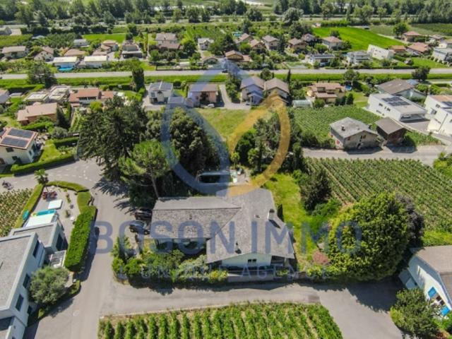 Maison de maître à Fully sur 1806 m² avec piscine et jardin d'hiver !
