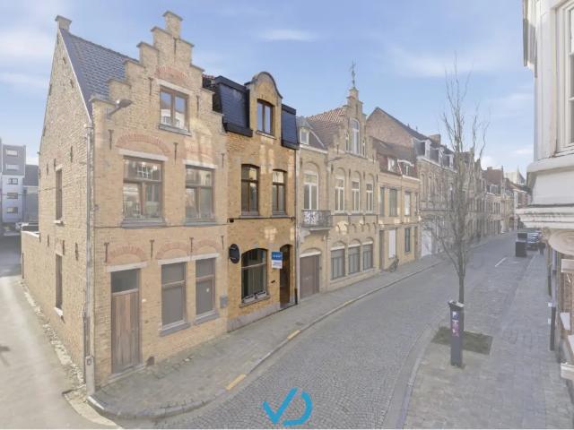 Maison de maître à louer à D'hondtstraat 42 Ieper