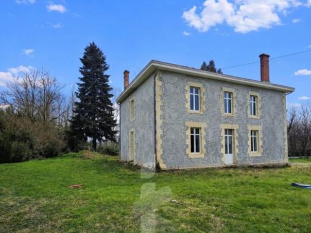 Maison de maître à rénover fort potentiel terrain d'envi