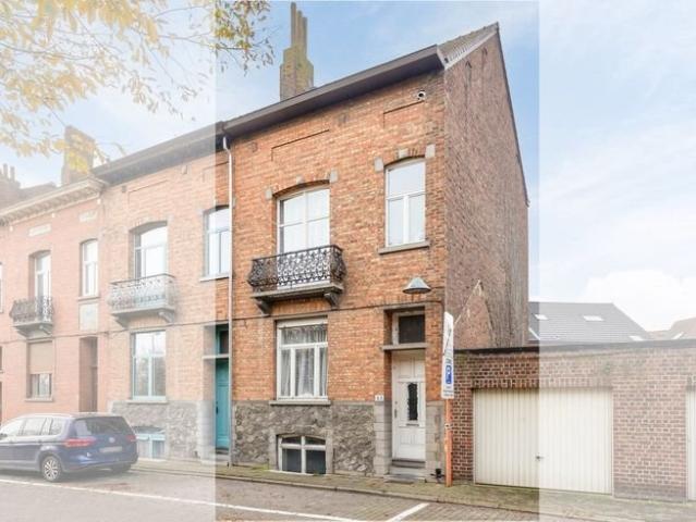 Maison de maître bien située à vendre