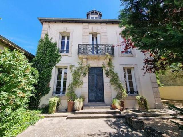 Maison de Maître classique de 6 chambres, rénovée