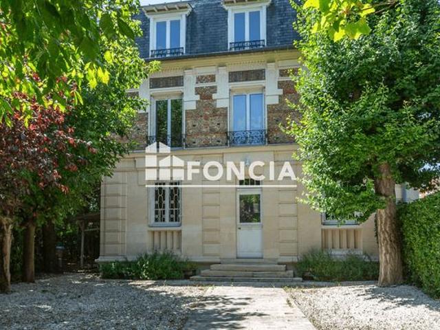 MAISON DE MAITRE DU XIXe EN BORDURE DE SCEAUX