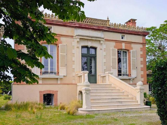 Maison de Maître de 282 m² avec 5 chambres, dépendance et piscine sur terrain de 1585 m²