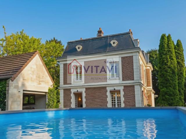 Maison de Maître de 334 m2 Parc arboré de 2 985 m2 Un bien d'exception proche de Beauvais
