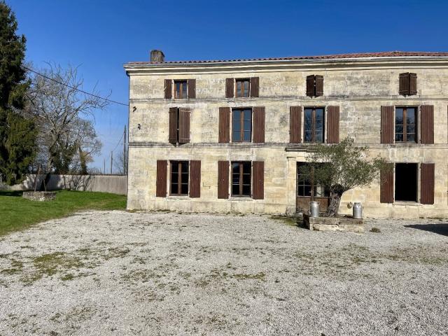 Maison de Maître de 465 m² hab avec 14000 m² du terrain 465m² Authon Ebéon