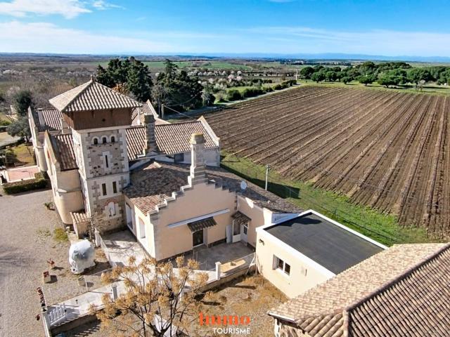 Maison de maître et domaine touristique de 16 hébergements. 848m² Agde cap d'agde