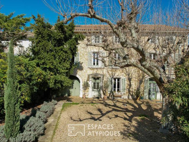 Maison de maître et son jardin caché au coeur de Vedène