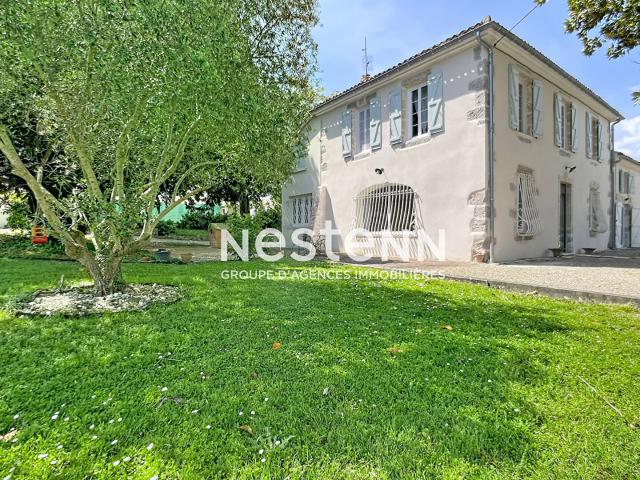 Maison de maître exceptionnelle à vendre à Nérac 5 chambre. 260m² Nérac