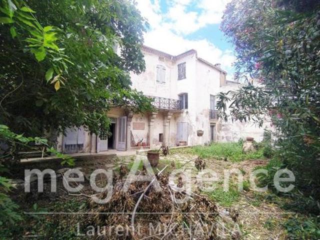 ?Maison de maître exceptionnelle de 300m2 avec jardin sur une parcelle de 536m2 à restaurer