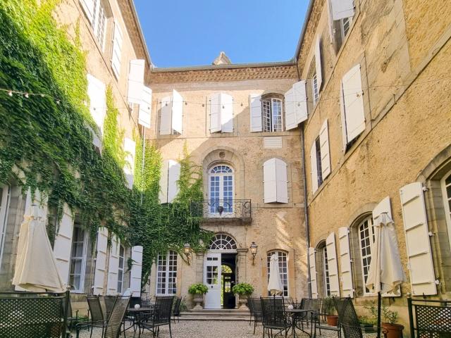 Maison de Maître élégante et unique avec une cour privée, ja. 825m² Mirepoix
