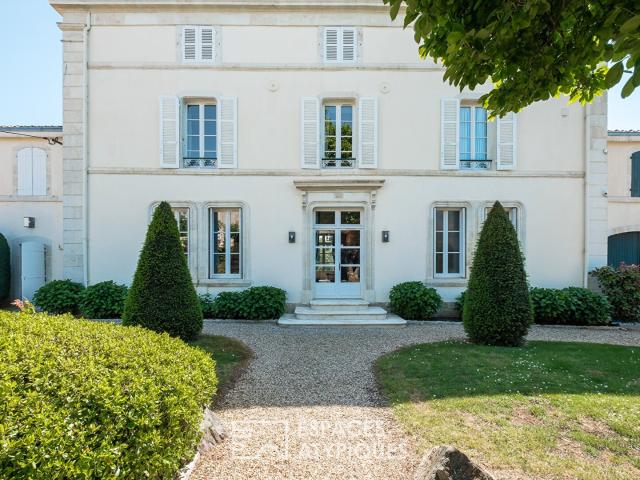 Maison de maître en coeur de village 395m² Fressines