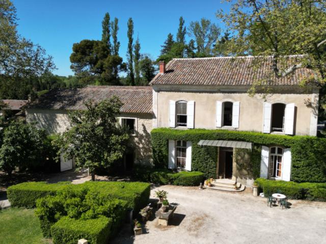 Maison de Maître en Provence Sur 8 hectares parc et vignes
