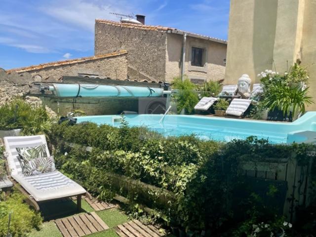 Maison de maitre, grand garage, piscine