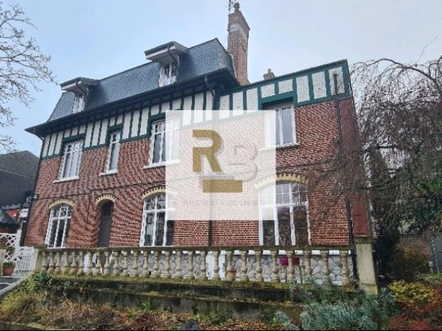 Maison de maître de 366 m2 à Liévin proche du centre ville