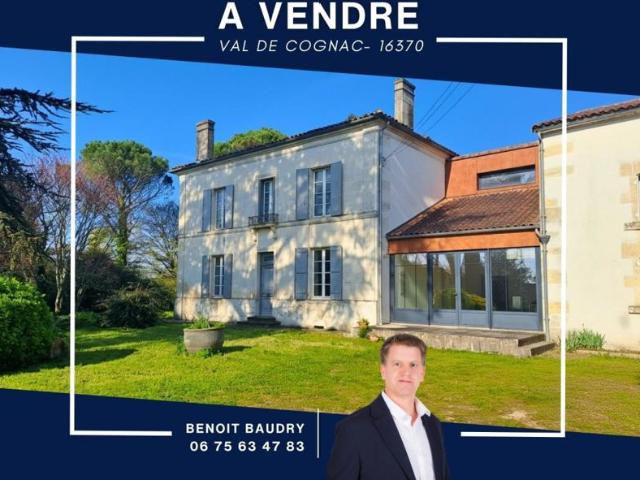 Maison de Maître partiellement rénovée 4 chambres terrain