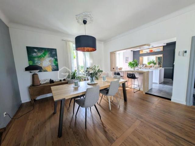 MAISON DE MAITRE RENOVEE BORDS DE LOIRE