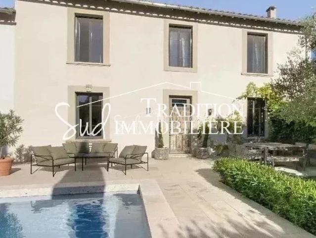 MAISON DE MAITRE SITUEE AU COEUR D'UN VILLAGE