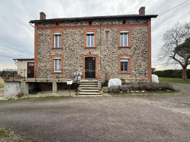 Maison de Maître T7 avec dépendances