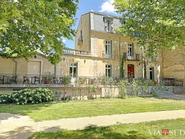 Maison de maître XIXe intégralement rénovée et outil viticole complet, au cœur du Faugérois à 20 min de Béziers. Exclusivité Via Sud