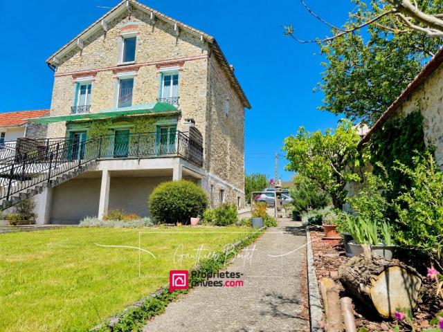 Maison de maître 170m2 Boissy le Chatel 1045m2 de terrain