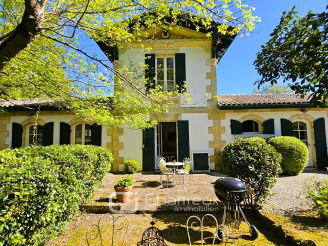 MAISON DE MAITRE