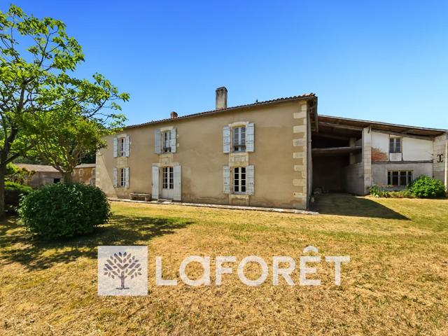 Maison de Maître 245m² à Gémozac 17260 245m² Gémozac