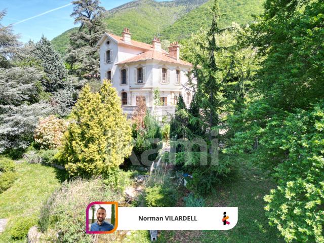 Maison de Maître 246m² Saint Georges de Commiers