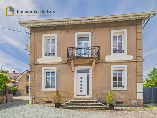 Maison de maître 265 m² avec piscine et terrain 1 200 m² — Offem
