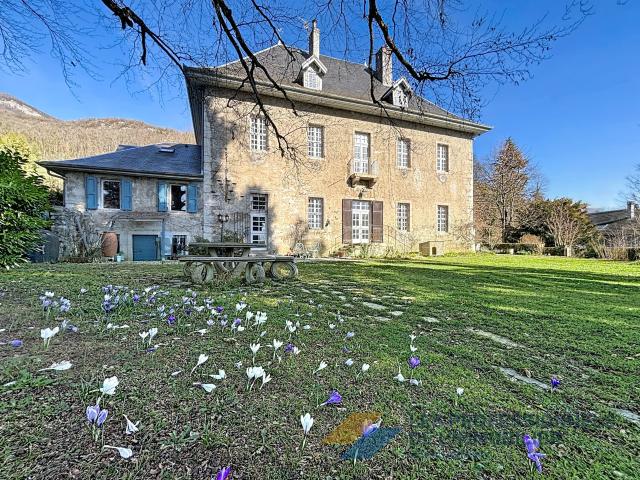 MAISON DE MAITRE