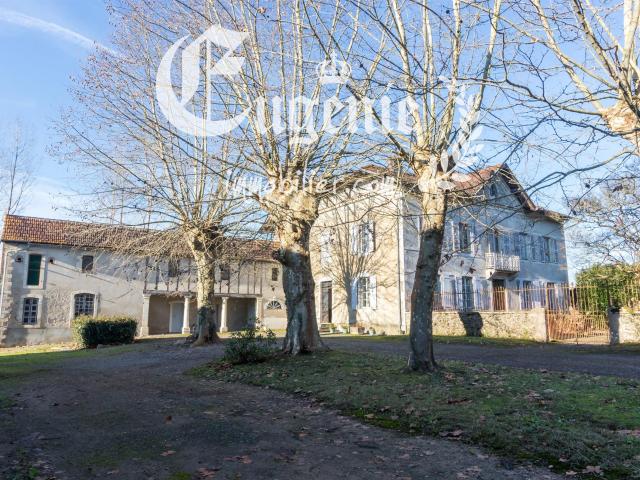 Maison de Maitre 400M²+Dépendances 600M² au calme +Parc 5,6H. 400m² Dax