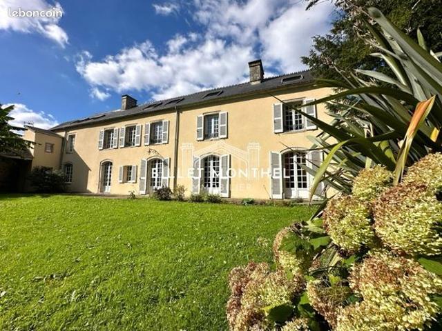 Maison de Maître 430m2 avec parc, garage au cœur du centre ville