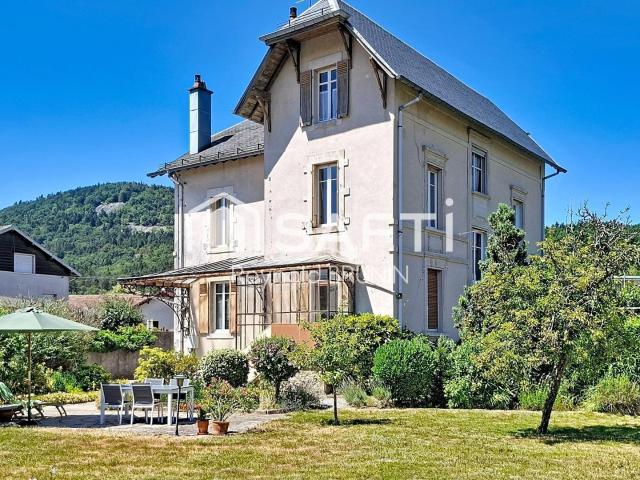 Maison de maître 5 chambres au centre Saint Amé 191m² Saint Amé