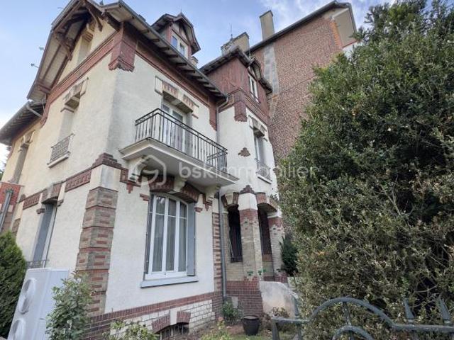 Maison familiale 4 chambres avec jardin