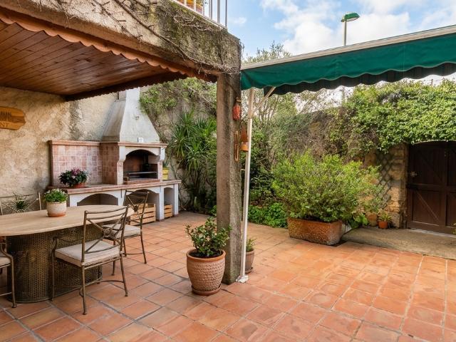Maison de maître 8 pièces 245 m² Extérieur intime Studio indépendant Lézignan Corbières