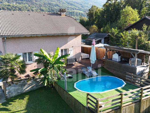 Maison de standing à Gilly sur Isère Piscine, terrasse et grand jardin !