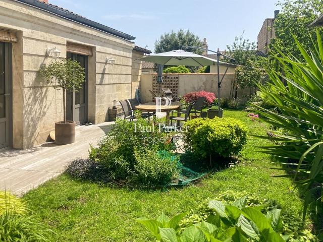 Maison de standing avec potentiel de revenus attractif Qua. 245m² Bordeaux