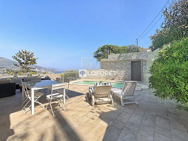 Maison de standing de 128m² avec vue mer exceptionnelle et p. 128m² Menton