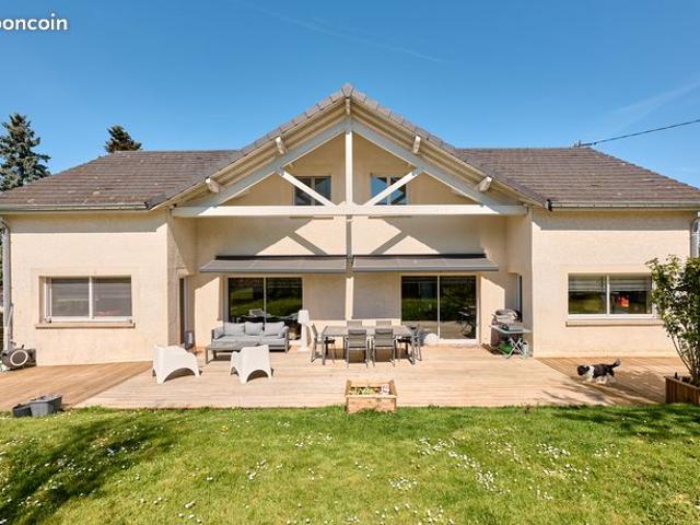 Maison de standing entièrement rénovée – 200 m² habitables – Terrain de 900 m² – Modulable en 2 logements ou activité Airbnb / Gîte