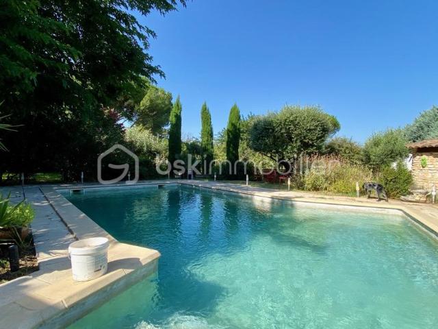 Maison de potentiel avec piscine