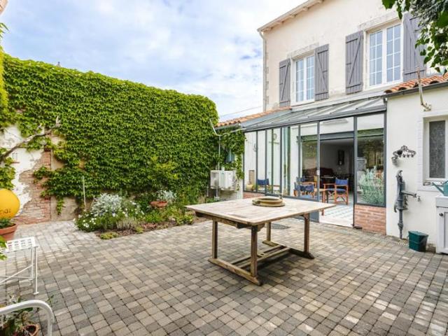 Maison de pays entièrement rénovée vue mer