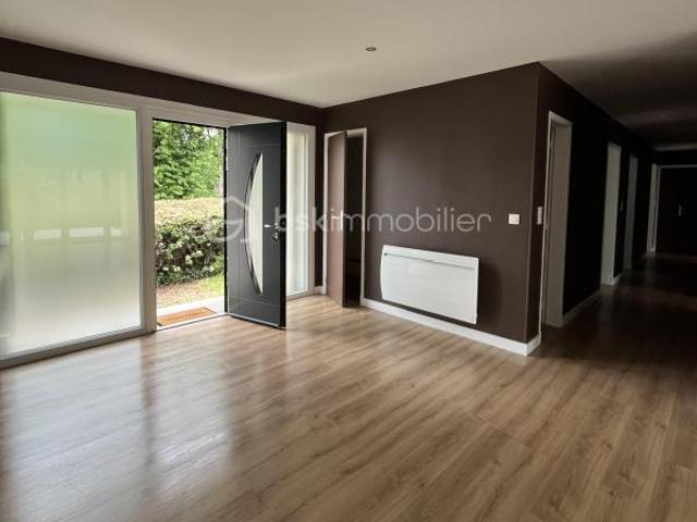 MAISON DE PLAIN PIED, 4 CHAMBRES, BEL ESPACE À VIVRE, JARDIN