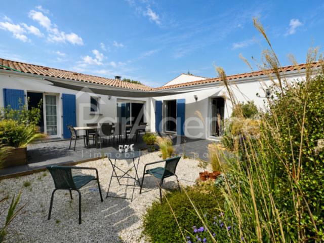MAISON DE PLAIN PIED 4 CHAMBRES JARDIN LUXURIANT