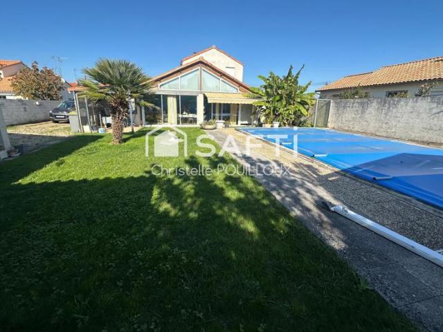 Maison de plain pied, 4 chambres, véranda et piscine